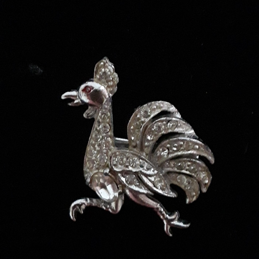 Snazzy 50"s Strutting Rhinestone Rooster Brooch